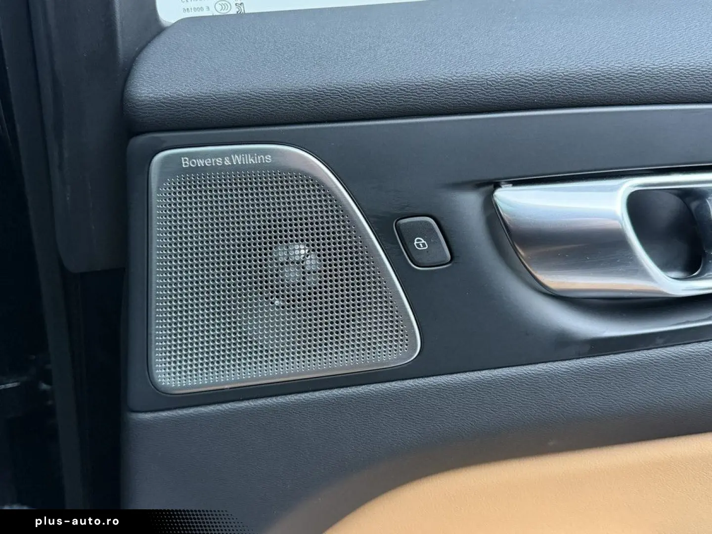 VOLVO XC60 B5 AWD Ultra Dark LUFTFAHRWERK   AHK   B&W