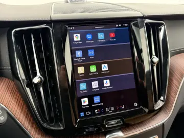 VOLVO XC60 B5 AWD Ultra Dark LUFTFAHRWERK   AHK   B&W