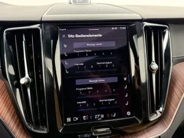 VOLVO XC60 B5 AWD Ultra Dark LUFTFAHRWERK   AHK   B&W