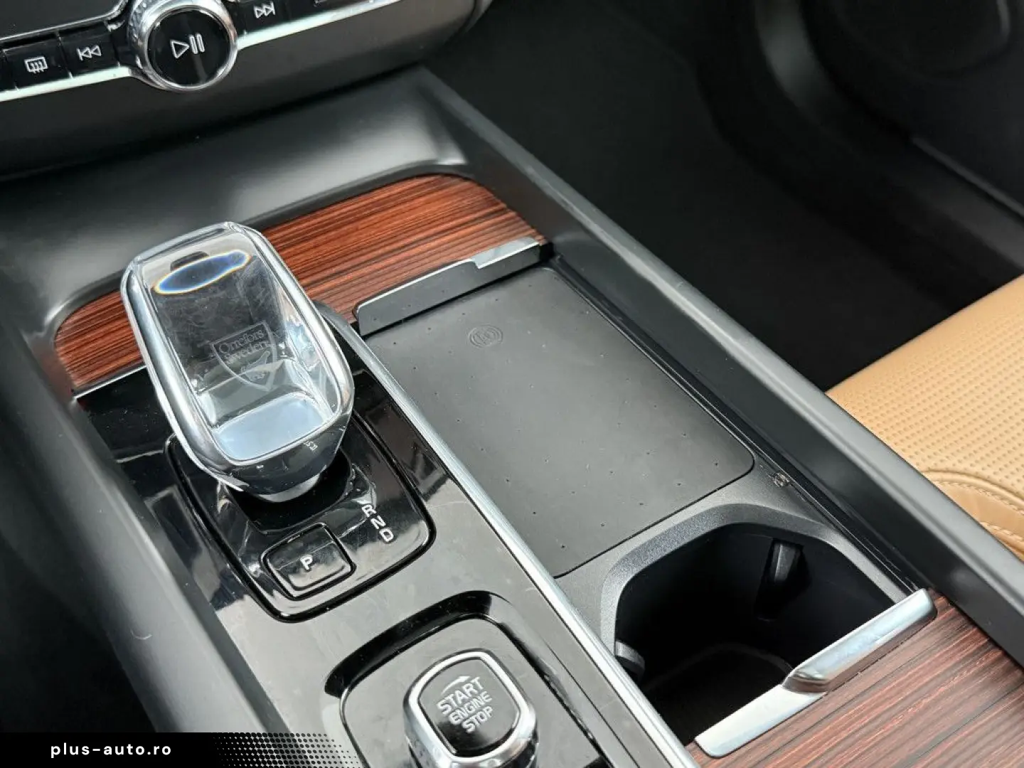 VOLVO XC60 B5 AWD Ultra Dark LUFTFAHRWERK   AHK   B&W