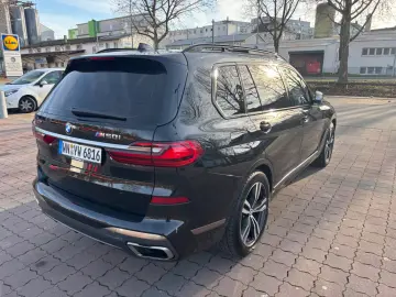 BMW X7 M50