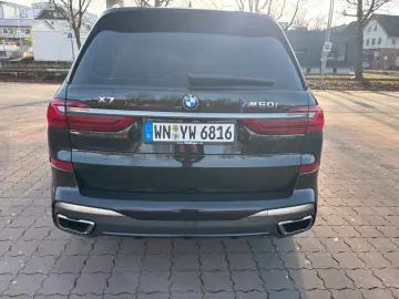 BMW X7 M50