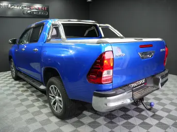 TOYOTA HILUX 2.4D DC AT INVINCIBLE
