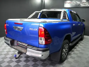 TOYOTA HILUX 2.4D DC AT INVINCIBLE