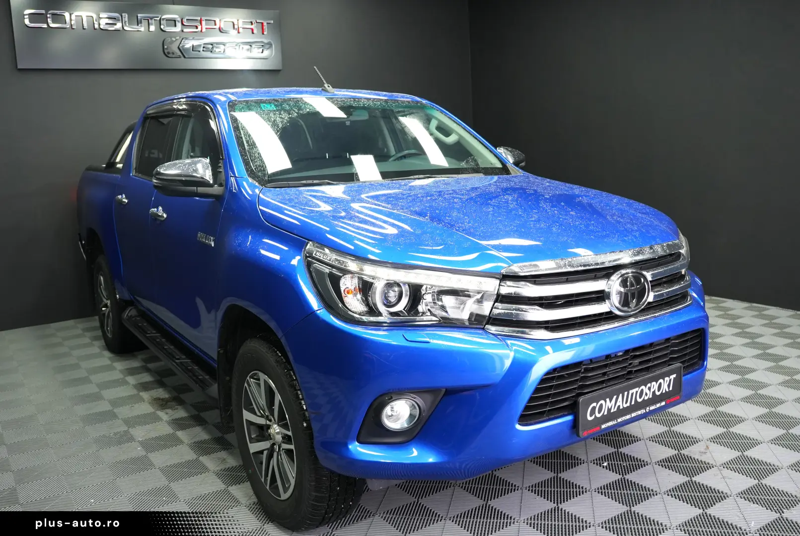 TOYOTA HILUX 2.4D DC AT INVINCIBLE