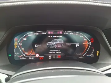 BMW X7 M50 I