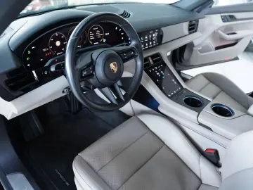 PORSCHE Taycan 4 S HUD BOSE Pano 360 Leder LED