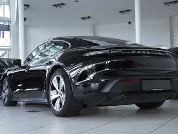 PORSCHE Taycan 4 S HUD BOSE Pano 360 Leder LED