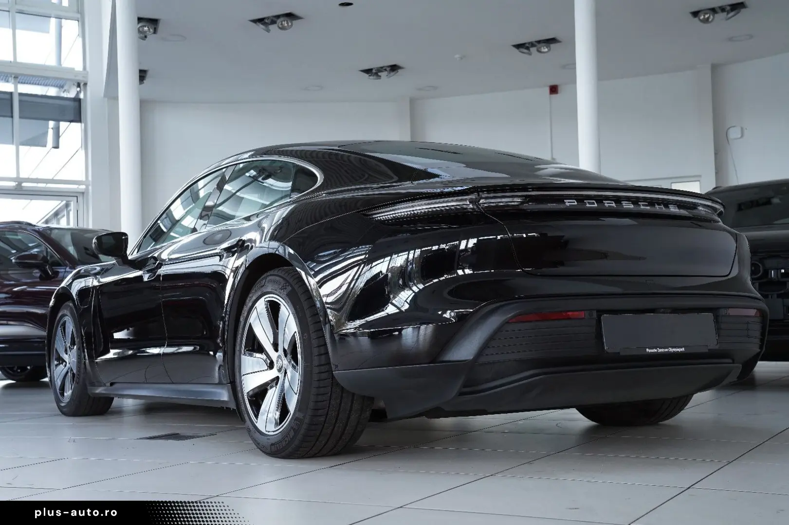 PORSCHE Taycan 4 S HUD BOSE Pano 360 Leder LED