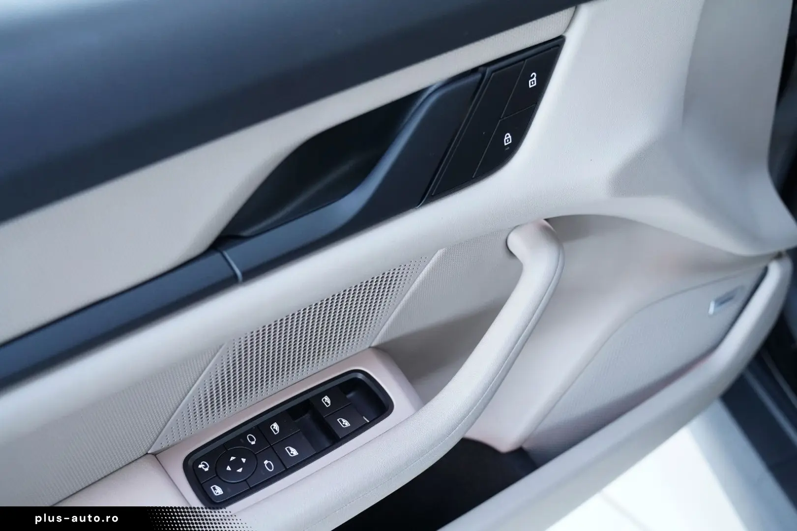 PORSCHE Taycan 4 S HUD BOSE Pano 360 Leder LED