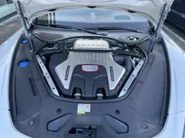 PORSCHE Panamera GTS 4.0  SPORTABGAS PANO HEAD-UP