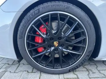 PORSCHE Panamera GTS 4.0  SPORTABGAS PANO HEAD-UP