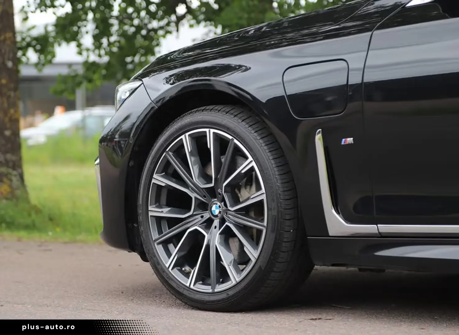 BMW 745 Le xDrive Bowers & Wilkins   Night Vision