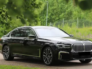 BMW 745 Le xDrive Bowers & Wilkins   Night Vision