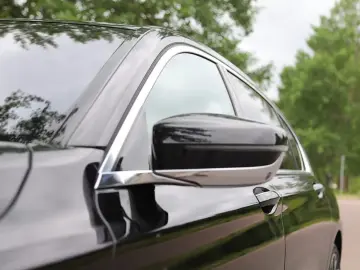 BMW 745 Le xDrive Bowers & Wilkins   Night Vision