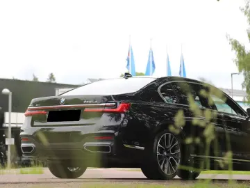 BMW 745 Le xDrive Bowers & Wilkins   Night Vision