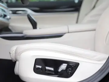 BMW 745 Le xDrive Bowers & Wilkins   Night Vision