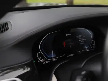 BMW 745 Le xDrive Bowers & Wilkins   Night Vision