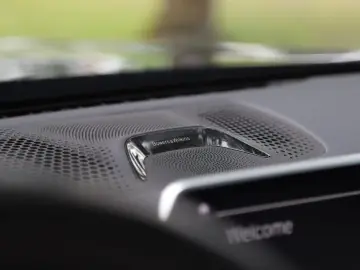 BMW 745 Le xDrive Bowers & Wilkins   Night Vision