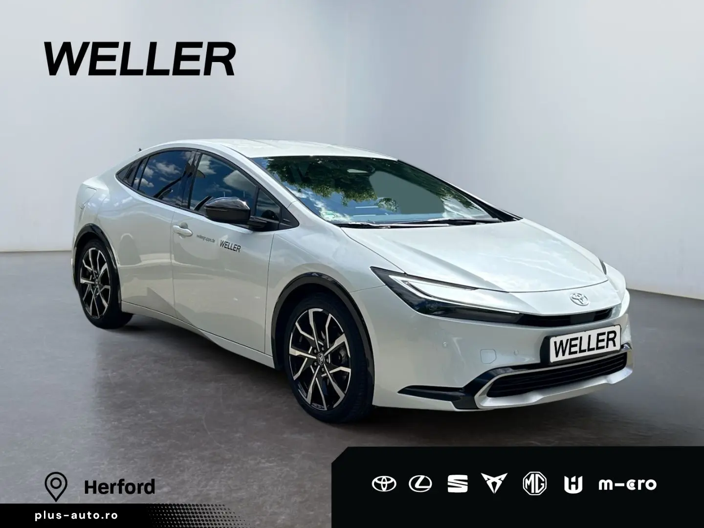 TOYOTA Prius Plug-in Hybrid Executive  Perl.  8-Fach