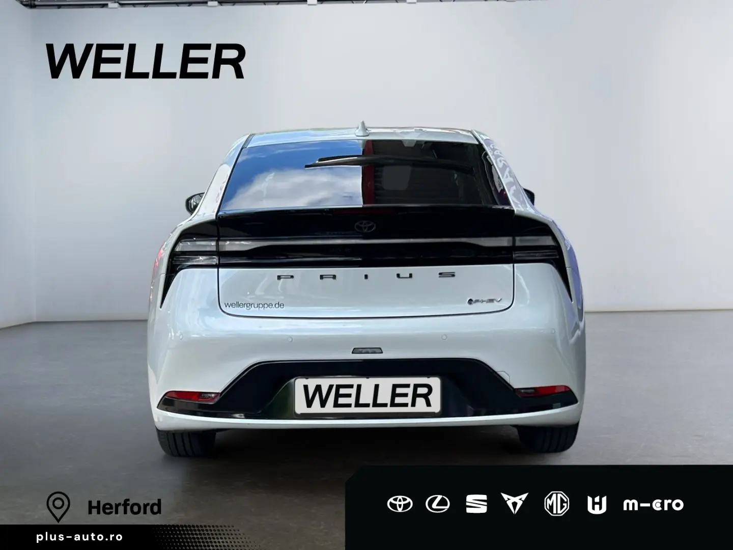 TOYOTA Prius Plug-in Hybrid Executive  Perl.  8-Fach