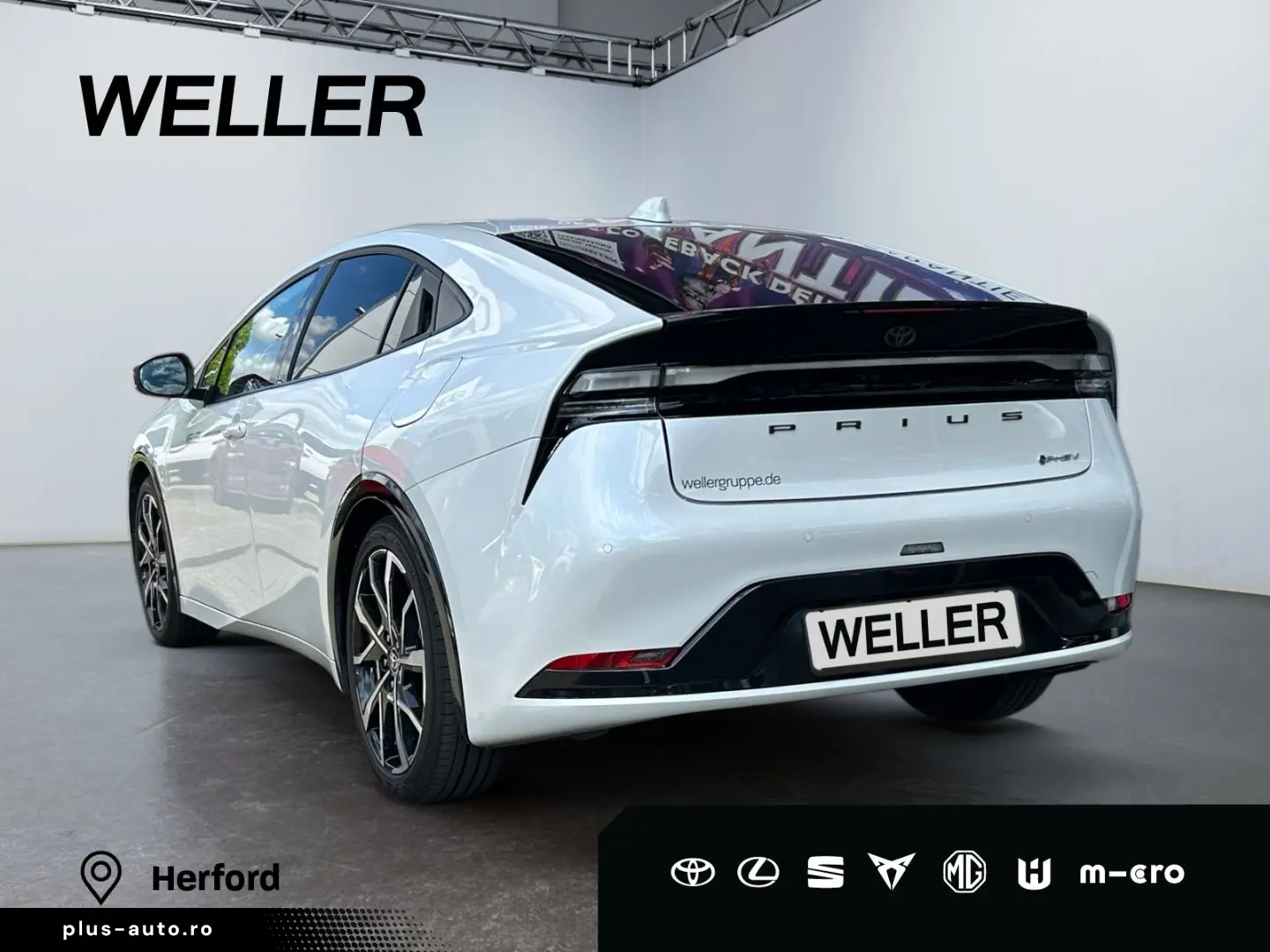 TOYOTA Prius Plug-in Hybrid Executive  Perl.  8-Fach