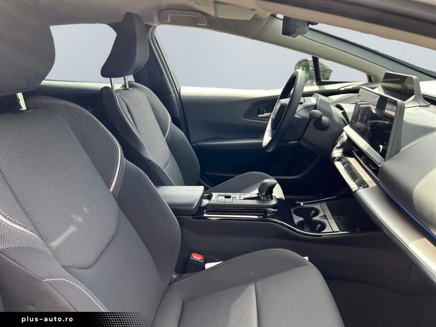 TOYOTA Prius Plug-in Hybrid Executive  Perl.  8-Fach