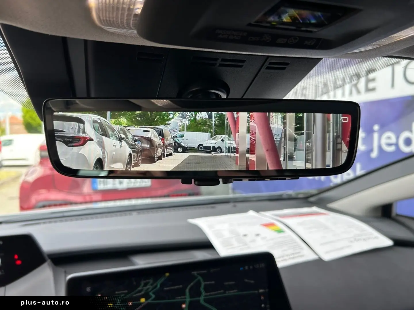 TOYOTA Prius Plug-in Hybrid Executive  Perl.  8-Fach