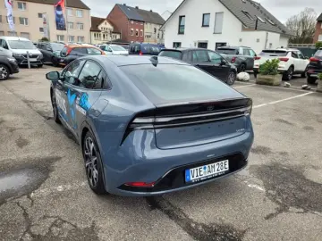 TOYOTA Prius Plug-In 2.0 Hybrid Executive  neues Modell