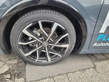 TOYOTA Prius Plug-In 2.0 Hybrid Executive  neues Modell