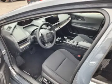 TOYOTA Prius Plug-In 2.0 Hybrid Executive  neues Modell