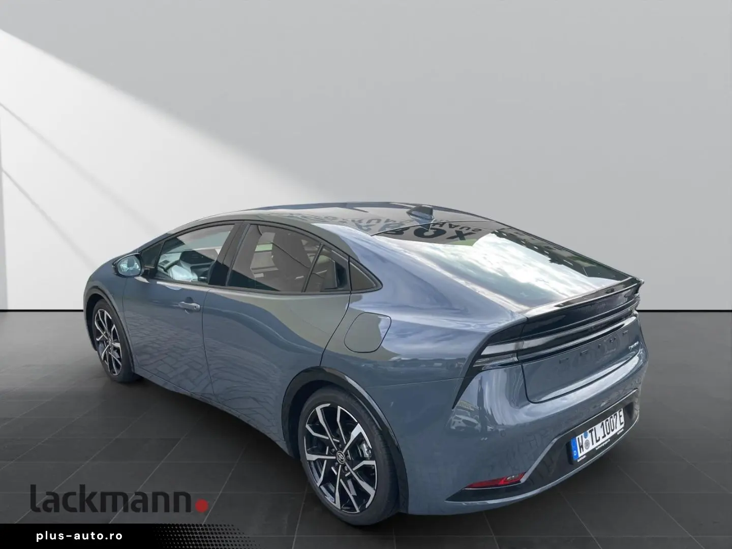 TOYOTA Prius 2.0 Plug-in Hybrid Executive LED Navi