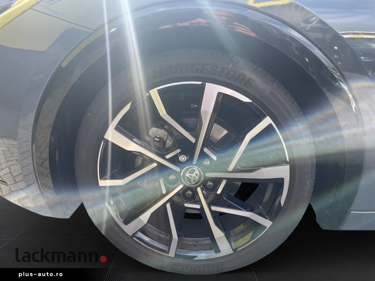 TOYOTA Prius 2.0 Plug-in Hybrid Executive LED Navi