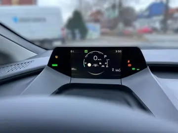 TOYOTA Prius 2.0 Plug-in Executive ACC Navi AUT LED LM