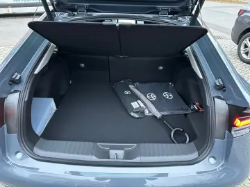 TOYOTA Prius 2.0 Plug-in Executive ACC Navi AUT LED LM