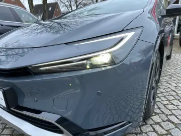 TOYOTA Prius 2.0 Plug-in Executive ACC Navi AUT LED LM