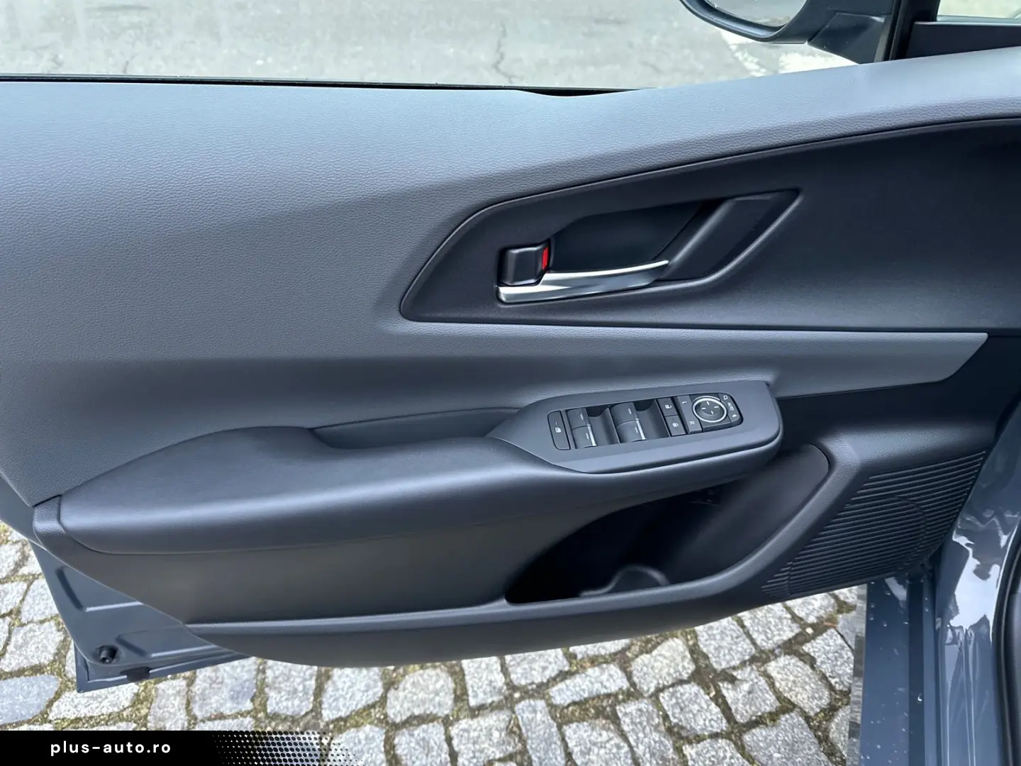 TOYOTA Prius 2.0 Plug-in Executive ACC Navi AUT LED LM