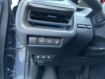 TOYOTA Prius 2.0 Plug-in Executive ACC Navi AUT LED LM