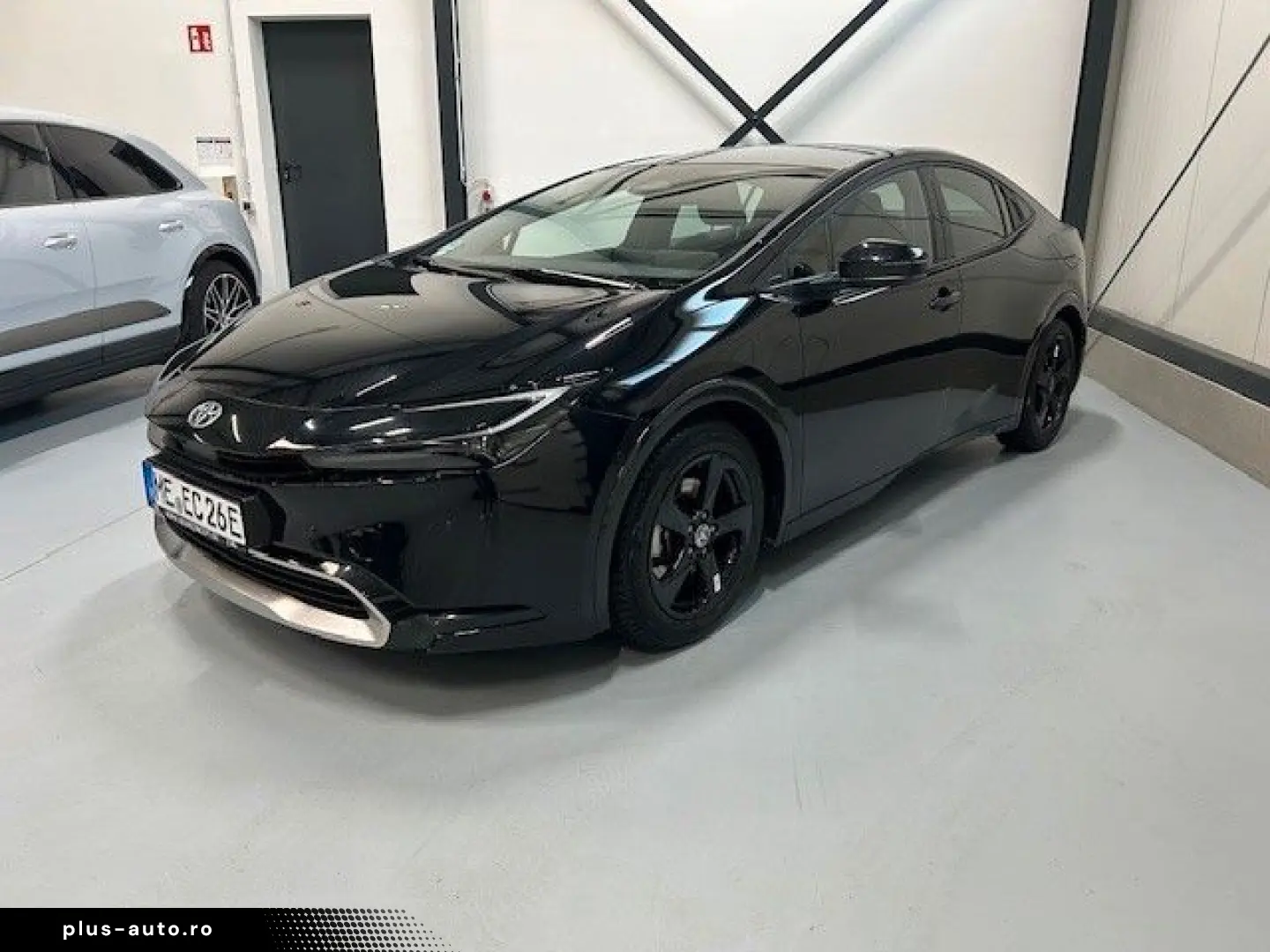 TOYOTA Plug-in Hybrid Advanced  Solar Dach  8-Fach Rad