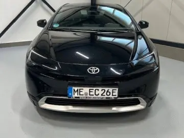 TOYOTA Plug-in Hybrid Advanced  Solar Dach  8-Fach Rad