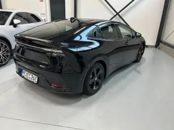 TOYOTA Plug-in Hybrid Advanced  Solar Dach  8-Fach Rad