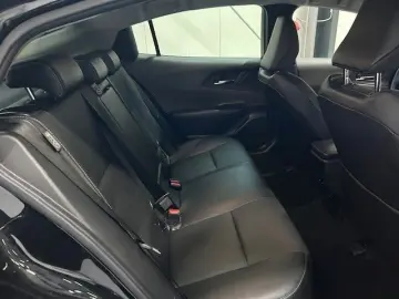 TOYOTA Plug-in Hybrid Advanced  Solar Dach  8-Fach Rad