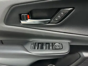 TOYOTA Plug-in Hybrid Advanced  Solar Dach  8-Fach Rad