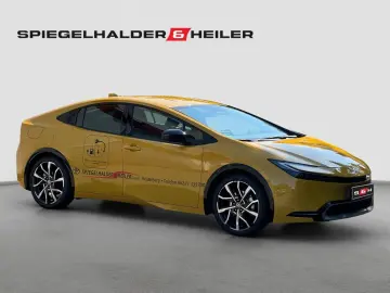 TOYOTA Prius Plug-in Executive 2.0 EU6d Plugin Hybrid 2