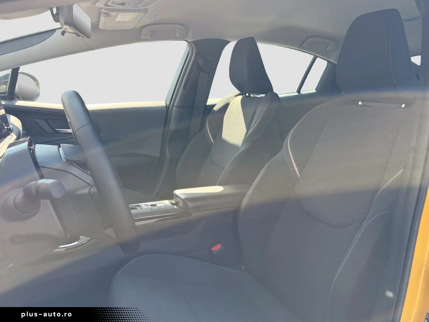 TOYOTA Prius Plug-in Executive 2.0 EU6d Plugin Hybrid 2