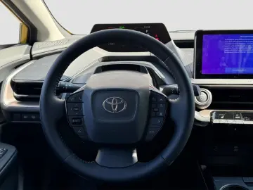 TOYOTA Prius Plug-in Executive 2.0 EU6d Plugin Hybrid 2