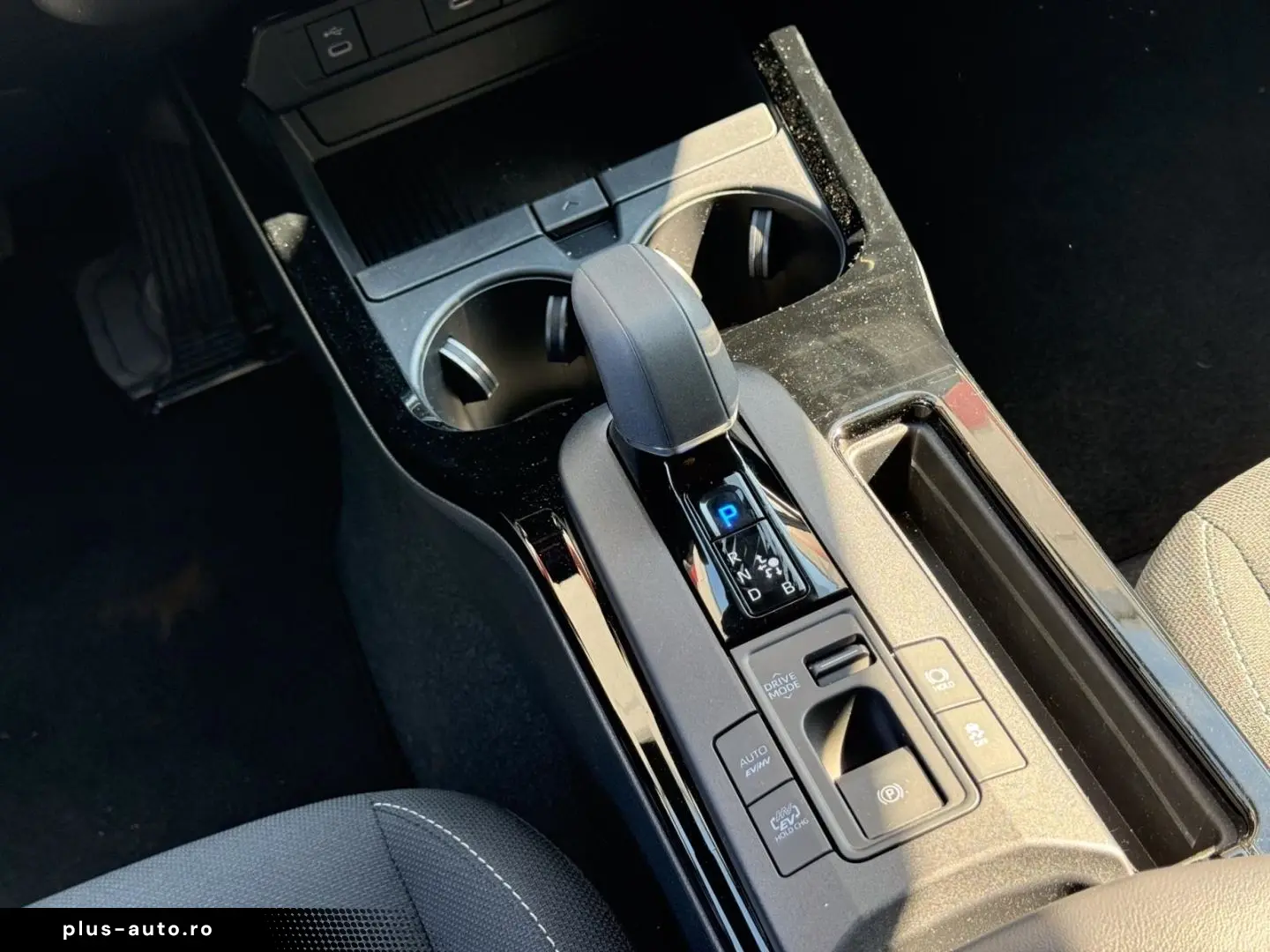 TOYOTA Prius Plug-in Executive 2.0 EU6d Plugin Hybrid 2