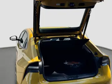 TOYOTA Prius Plug-in Executive 2.0 EU6d Plugin Hybrid 2