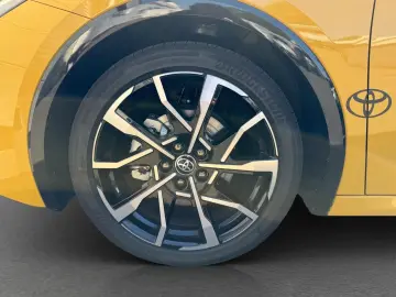 TOYOTA Prius Plug-in Executive 2.0 EU6d Plugin Hybrid 2