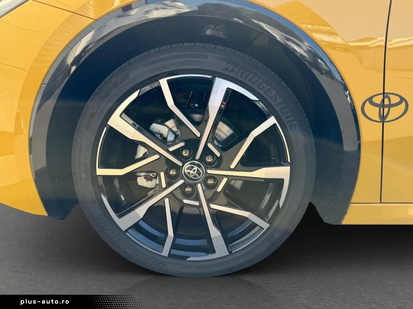 TOYOTA Prius Plug-in Executive 2.0 EU6d Plugin Hybrid 2